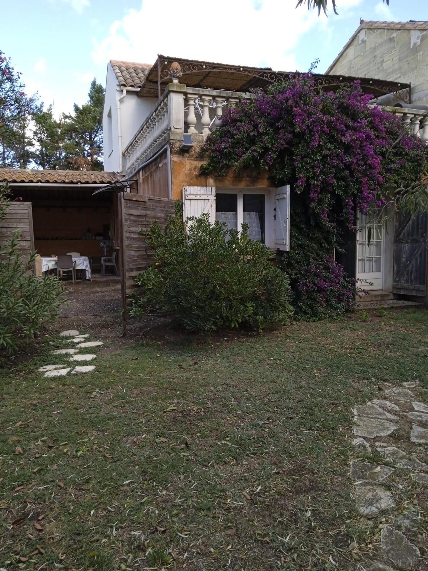 Mas Maurane - Le Bougainvillier Aux Portes D'Arles Apartment Тараскон Екстериор снимка